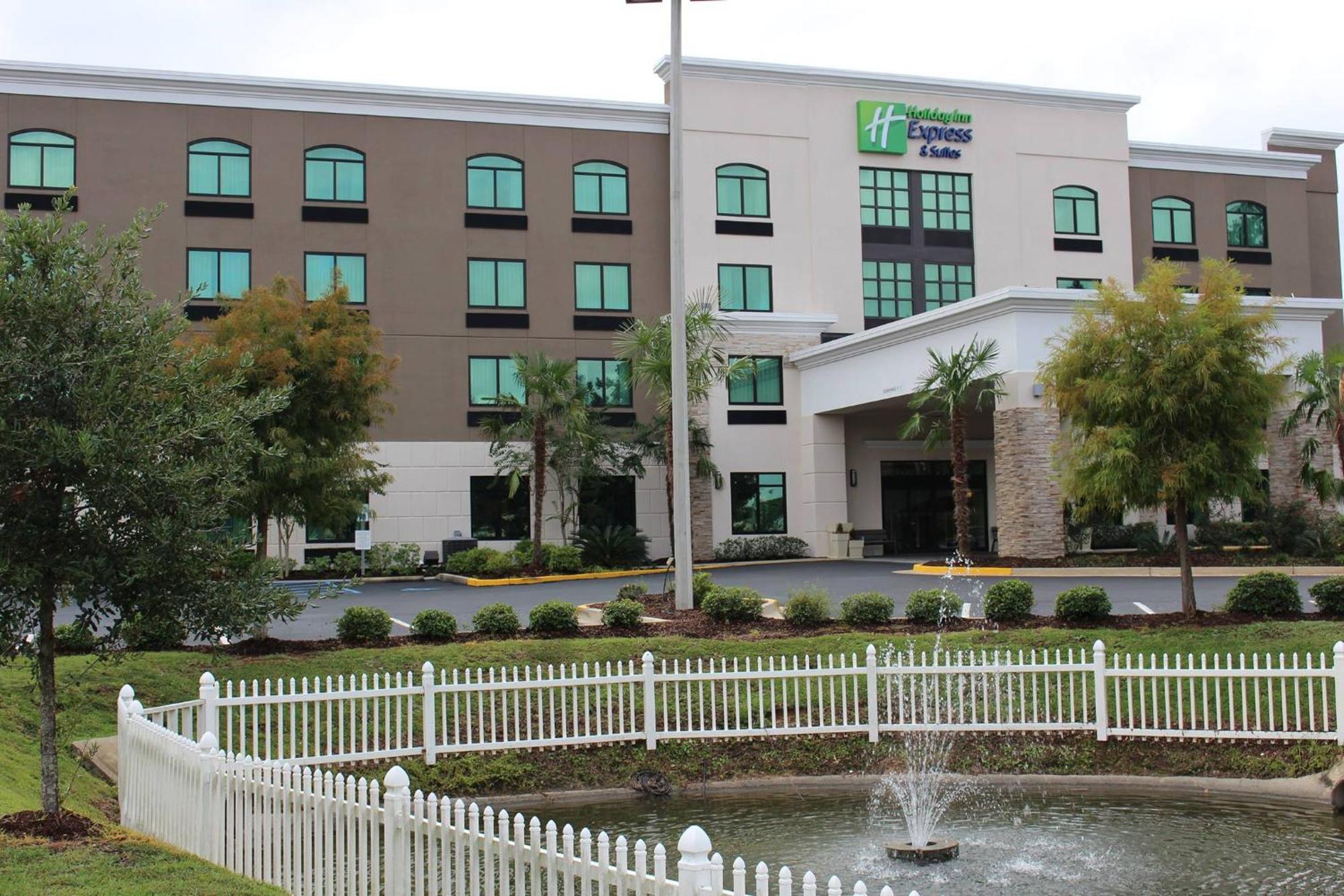 Holiday Inn Express & Suites Mobile West I-10, An Ihg Hotel Tillmans Corner Exterior photo